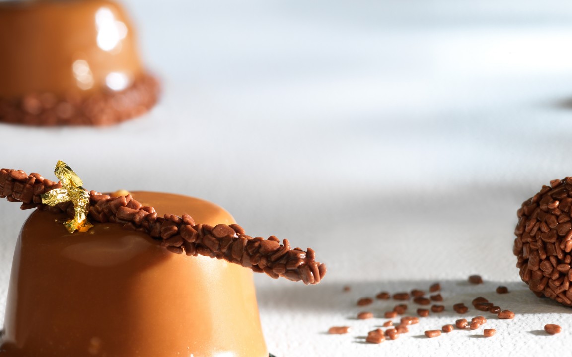 Callebaut Flakes Milk Large Parça Sütlü Çikolata 5 Kilo (4 Adet)